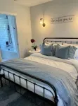 Island View Escape in Historic Amherstburg !!