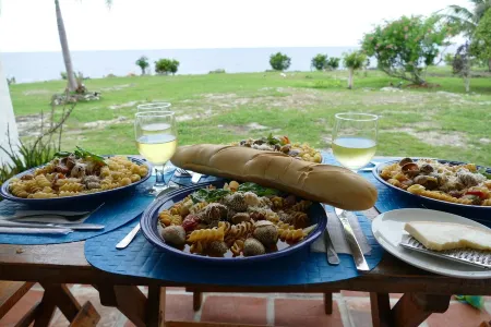 Oceanfront Spanish Villa - FREE Starlink Wi-Fi Отели рядом с достопримечательностью «Royal Palms 1 Panglao Island»