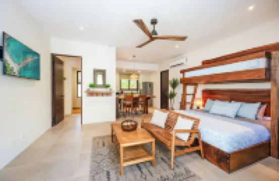 Casa Juliana: Beautifully renovated Villa in Jan '25 with pool steps from beach