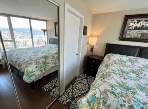 Luxury Downtown Ocean+Mountain views A/C Comfort Pool / hot tub/ sauna/ gym