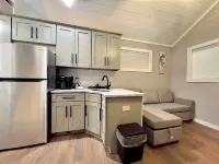 Brand New Tiny Home in Downtown Hiawassee on the Lake!