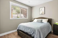 Cozy, Convienently Located Suite in the Okanagan 딜워쓰 사커 공원 주변 호텔