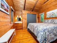 Welcome to Wellfleet! Classically Modern, Woodsy and Serene. Hotels in Wellfleet