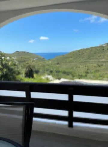 2-bedroom condo with WiFi, AC   View of  water from deck   Pool Hotels in Anna's Retreat