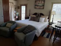 Little lake house/ Fish cabin get away