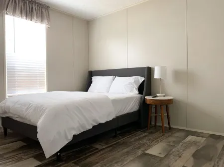 Cozy 2 bed 1 bath centrally located