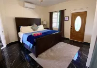 Spacious Serene Villas~4 bedrooms-w/4 private ensuite bathrooms. Hotels in 