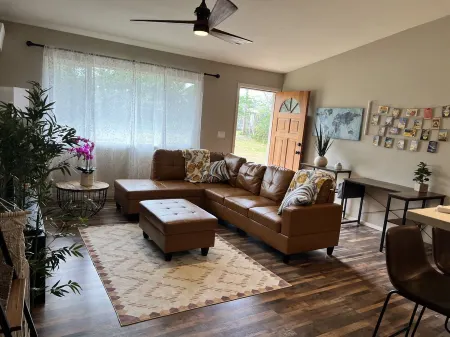 Elegant 3 br 2 b house Отели в г. Хавайиан-Парадайс-Парк