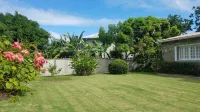 Hallelujah House - 3Br Retreat w/ Chef, Beach, & Island Experiences
