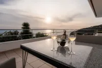 Casa Oliva-Panorama: Large designer apartment, fantastic views, heated pool