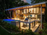 Tropical 4 Bedroom Luxury Home with Pool & Hot Tub