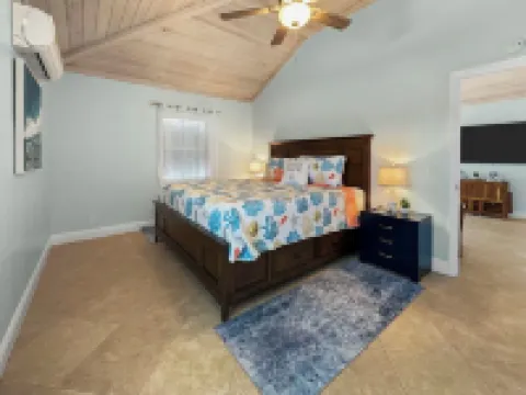 Golf Cart Included, Abaco Villa, Treasure Cay, Bahamas, 100 yards from beach