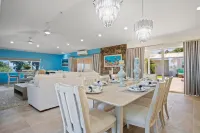 Exquisite Courtyard Villa on St. Thomas East End / Ocean Views + Modern Comfort Hotels in Nazareth