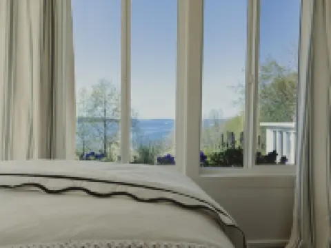 Waterview Rabbit Hill Cottage w/hot tub. Hotels in Mukilteo