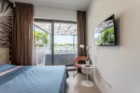 Luxury apartment with jacuzzi in the city center Hoteles en Omiš