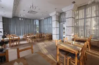 Luna Hotel
