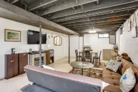 Pet-friendly Lake Retreat: Walk to Gray Lake Beach - 3-Star