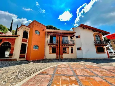 Hotel & Balneario Los Angeles Hotels in Таско-де-Аларкон