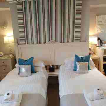 The Bath House Boutique B&B - in-Room Breakfast - Free Parking Rooms