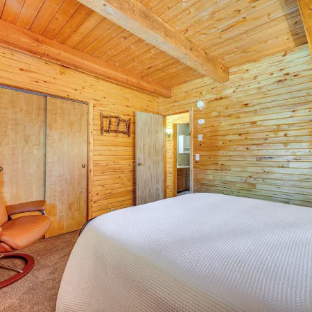 Alpine Cabin w/ Deck: 3 Mi to Luna Lake! Hotels in Apache County