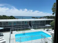 Sands of Time Motor Inn & Harbor House - Motels