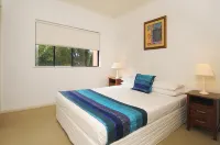 Nautilus Holiday Apartments Flames of the Forest 주변 호텔