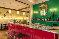 Hotel Ambassador