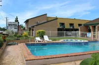 Sun Plaza Motel - Mackay Hotels in West Mackay