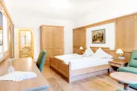 Hotel Goldenes Roessl-Adults Only فنادق في Brixen