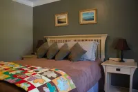 Genelle House B&B Guest House Hotels in Genelle