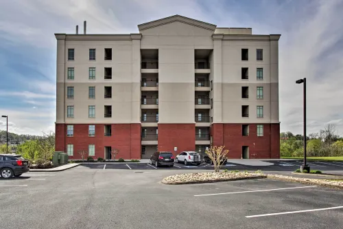 Sevierville Resort Retreat ~ 2 Mi to Pigeon Forge! - ห้องครัว