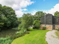 6 Streamside Hotels in Lanreath