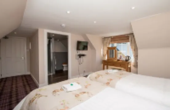 Glen Clova Hotel & Luxury Lodges - 3-Star