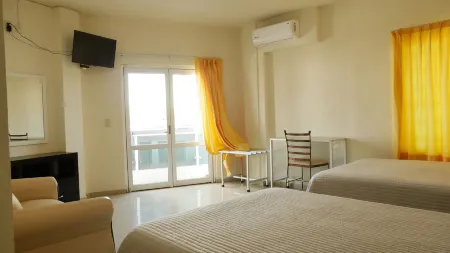 Hotel Insurgentes Express Отели в г. Тепик