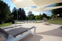Logis Hotel Restaurant Spa Beau Site - ที่มีสระว่ายน้ำ