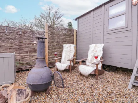 Bumble's Retreat Hotels in 