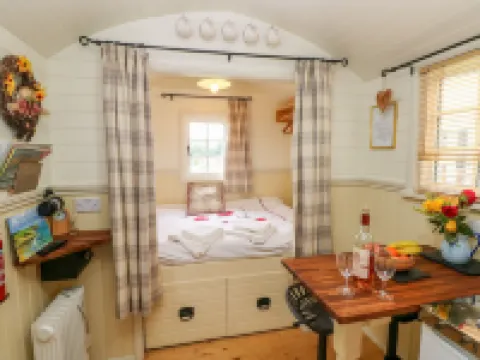 Shepherds Hut - the Crook Hotels in Milford Haven
