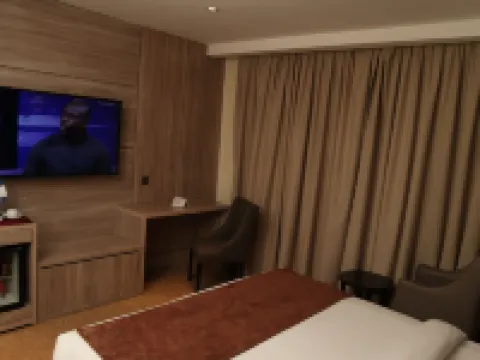 卡拉巴爾蒙蒂套房酒店 卡拉巴爾酒店