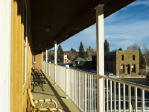 Dark Sky Suites Hotels in Custer County