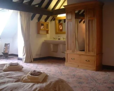 Horseshoe Pass Holiday Lets Hotels in Llangollen