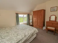 Bellafax Cottage - parking