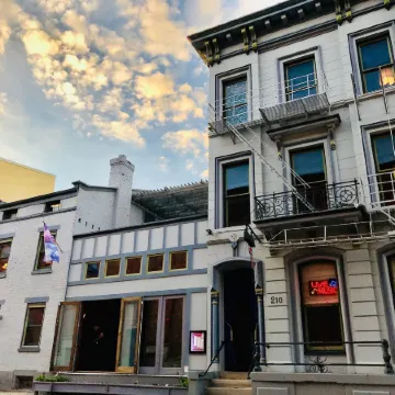 Symphony Hotel & Restaurant