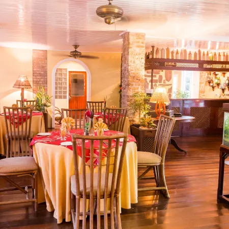Cara Lodge Hotel