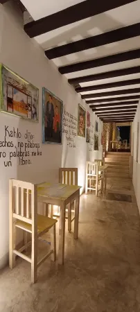 Valladolid 48 Hotel & Hostal