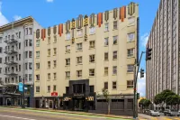 Embassy Hotel - parking