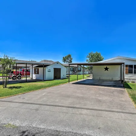Lakefront Granbury Home, Boat Dock on-Site!