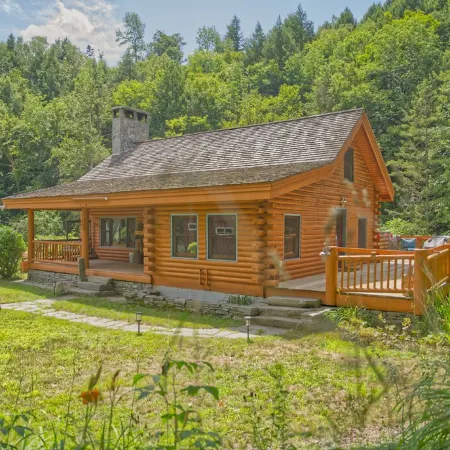 Cozy Vermont Log Cabin Near Okemo & Killington ~ the Perfect Snowy Getaway