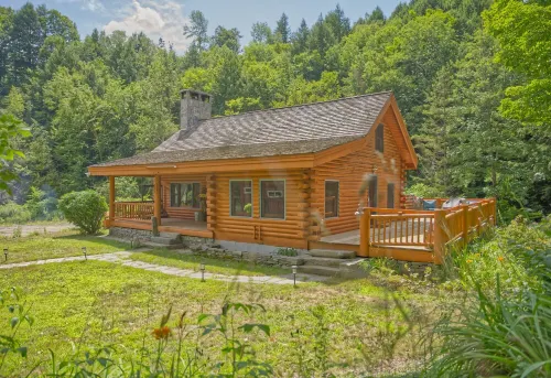 Cozy Log Cabin Short Drive to Okemo & Killington