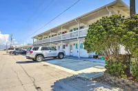 Atlantic Beach Studio w/ Community Pool! - Parkplatz
