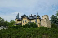 Mon Bijou Hotels in Delafield